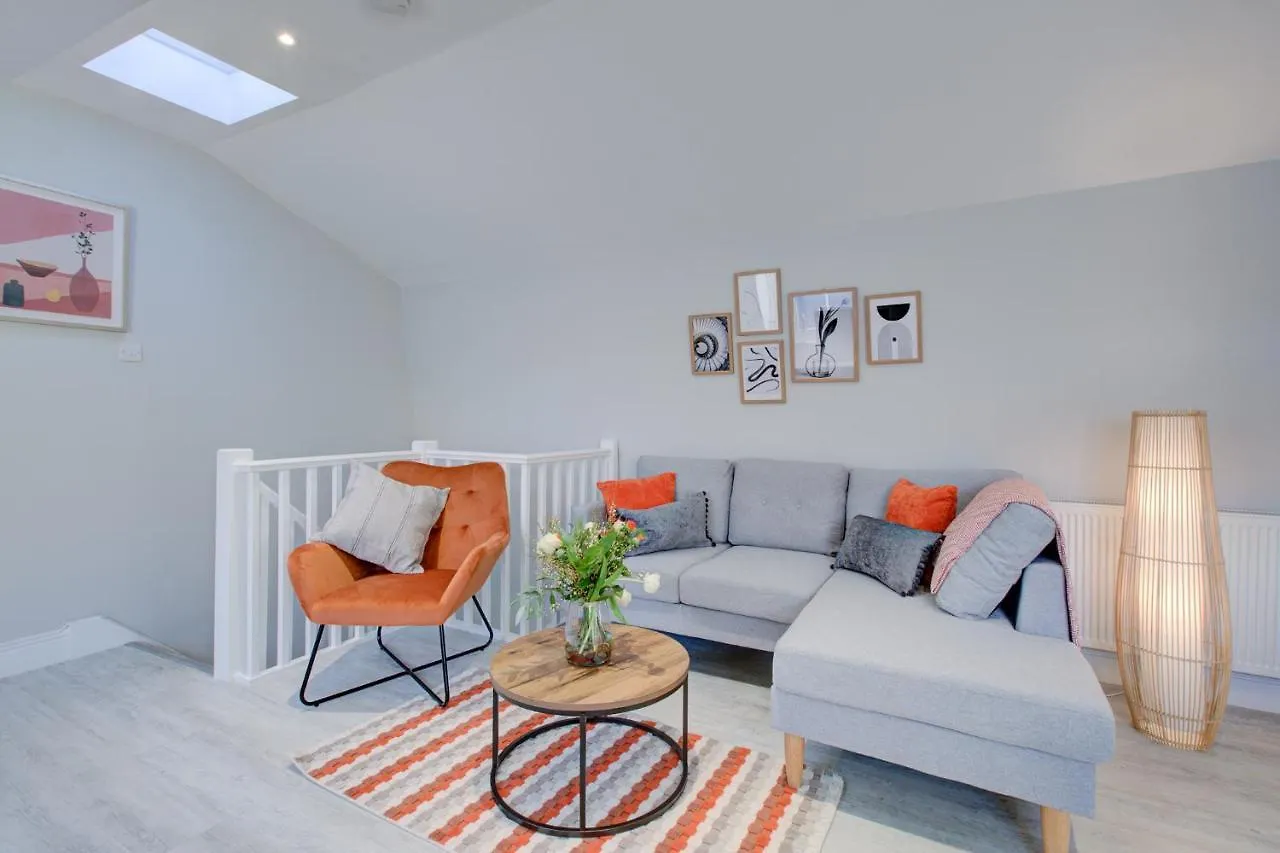 Contemporary 4 Storey Townhouse - Central Brighton 0*,  Reino Unido